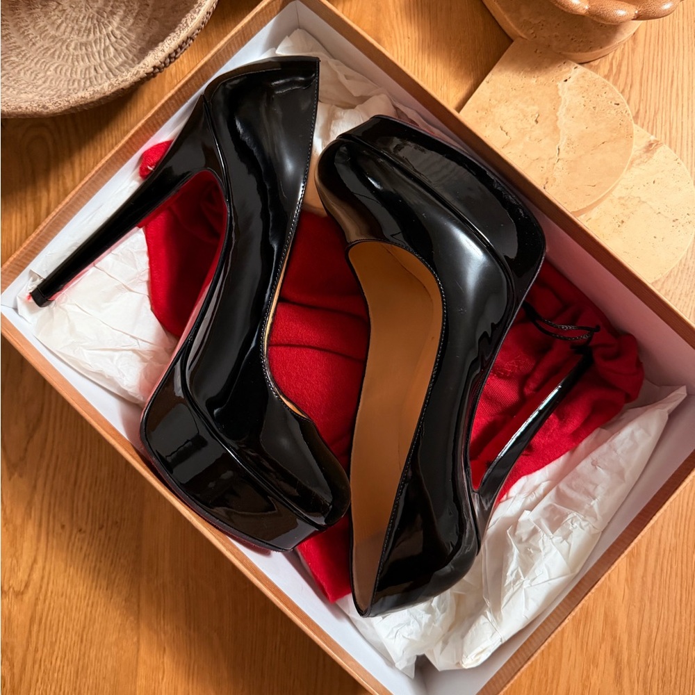 CHRISTIAN LOUBOUTIN BIANCA PUMP